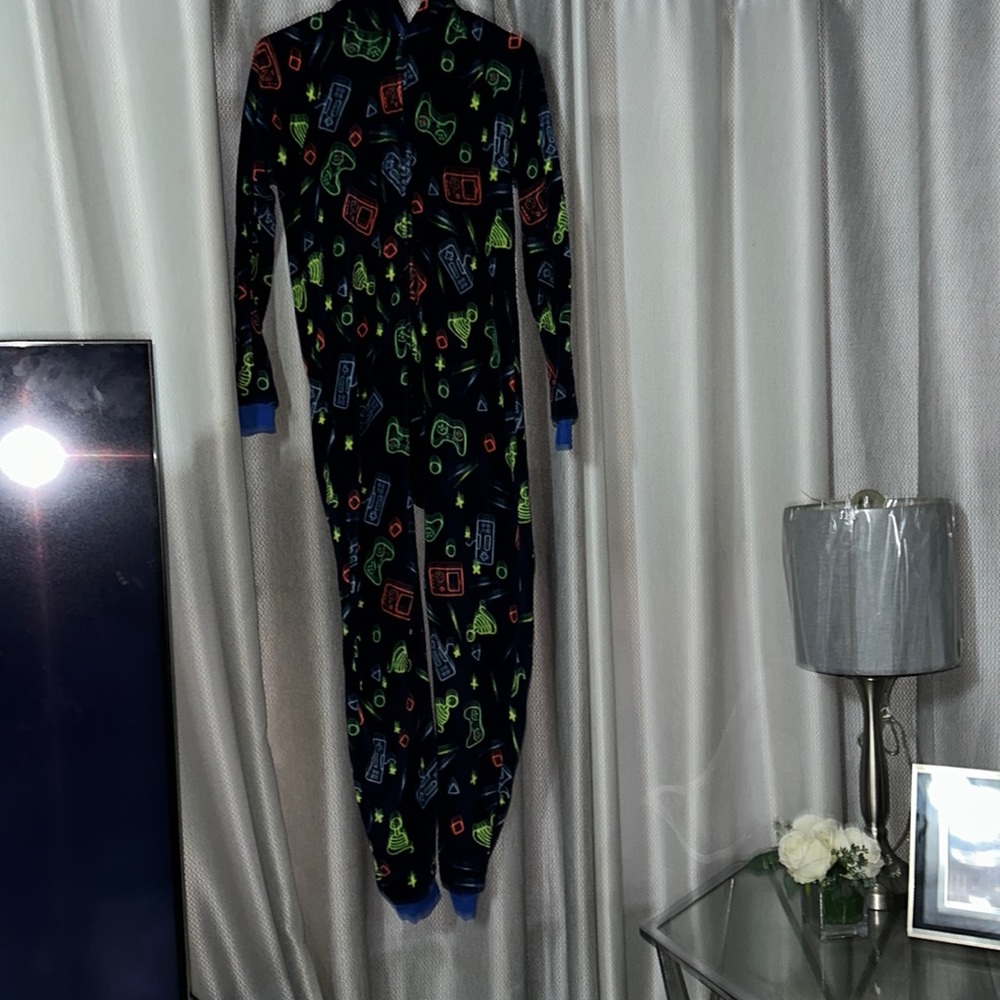 Boys gaming onesie, size XL 16